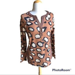 Umgee brown tan leopard print waffle knit long sleeve henley top medium